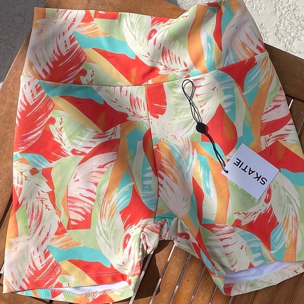 SKATIE BIKER SHORT BNWT